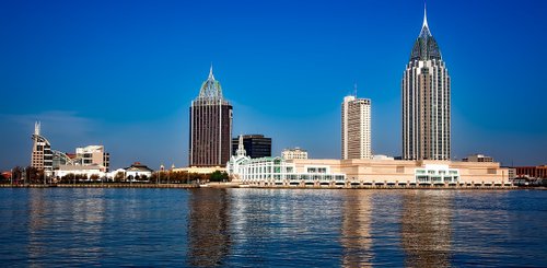 Skyline der Stadt Mobile, Alabama, USA