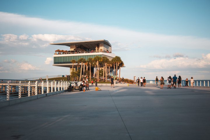 St. Pete Pier Hafendamm