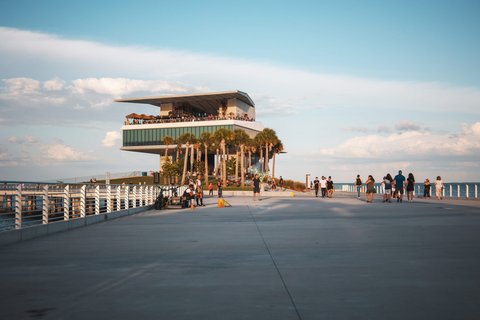 St. Pete Pier Hafendamm