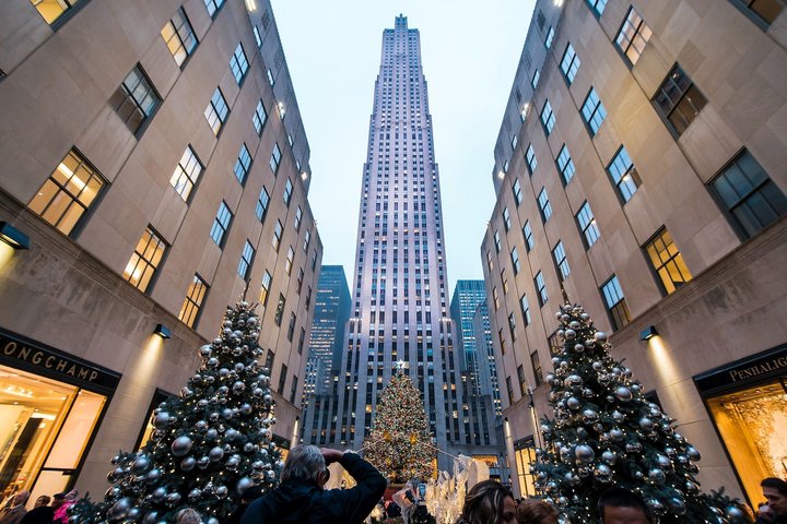 Rockefeller-Center, NYC Turm zwischen zwei Gebäude